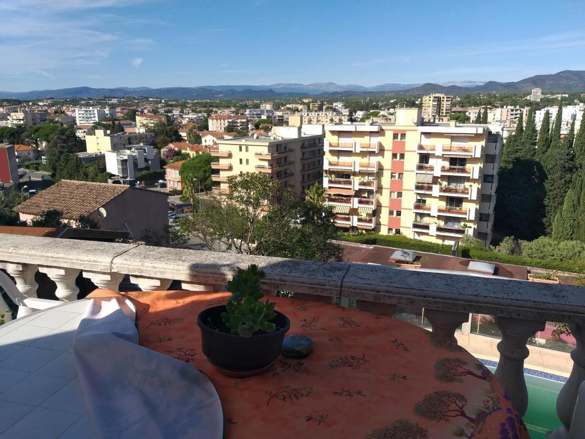 Ravissant Appartement Centre Saint-Raphael Piscine Extérieur photo