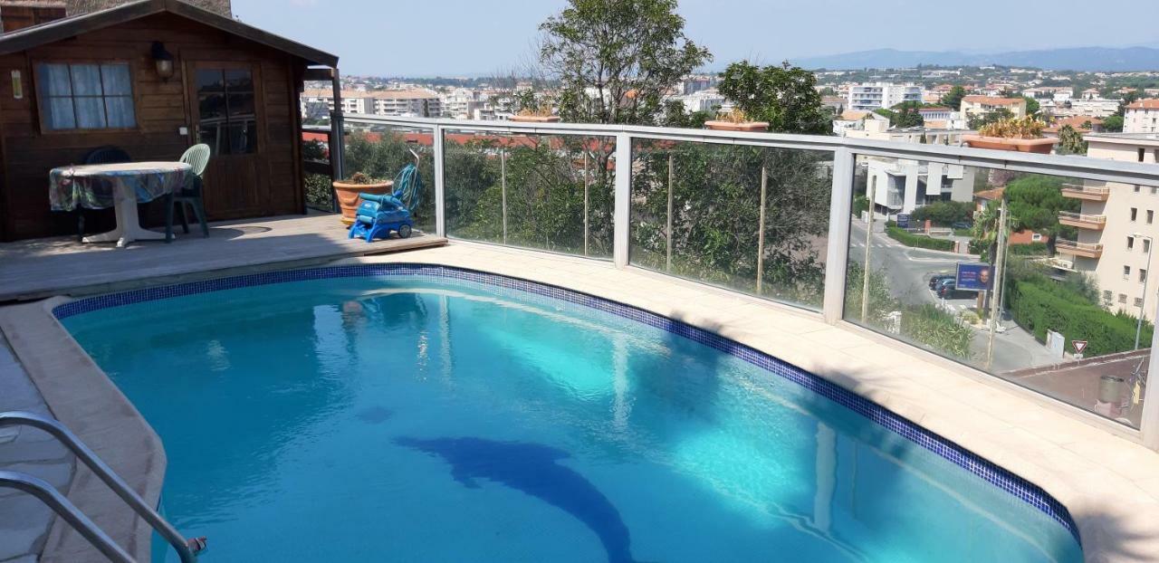Ravissant Appartement Centre Saint-Raphael Piscine Extérieur photo